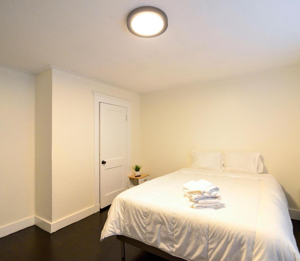 Modern Two Bedroom Condo - Boston Stoneham 외부 사진