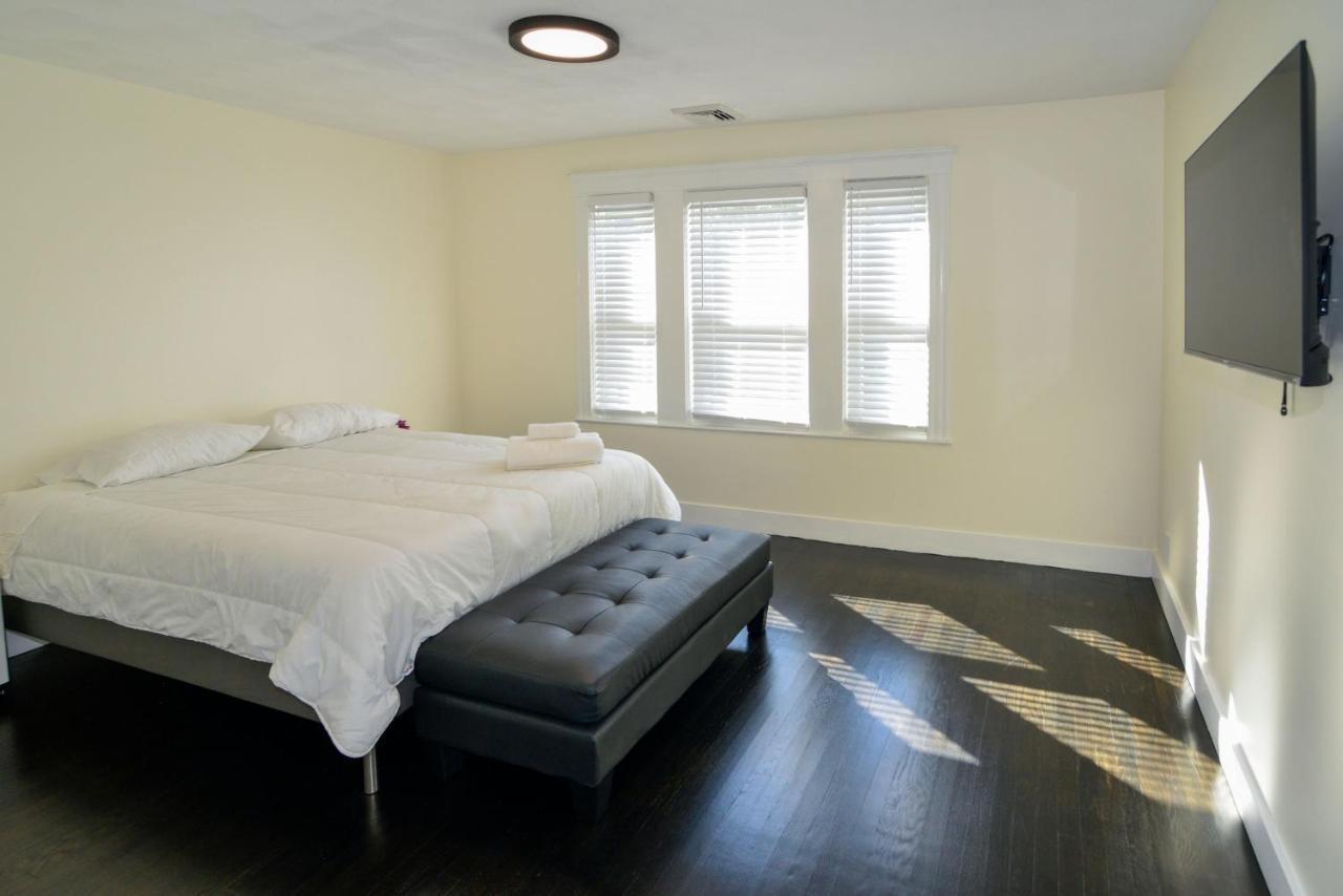 Modern Two Bedroom Condo - Boston Stoneham 외부 사진