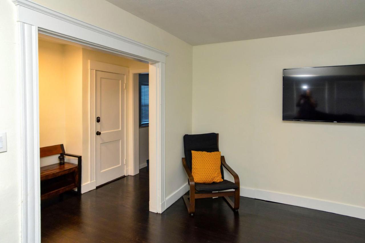 Modern Two Bedroom Condo - Boston Stoneham 외부 사진