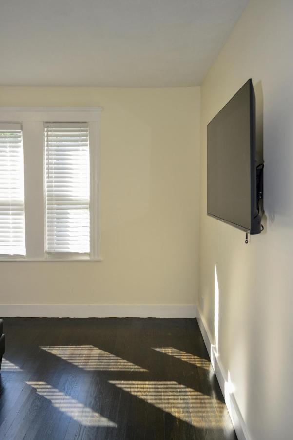Modern Two Bedroom Condo - Boston Stoneham 외부 사진