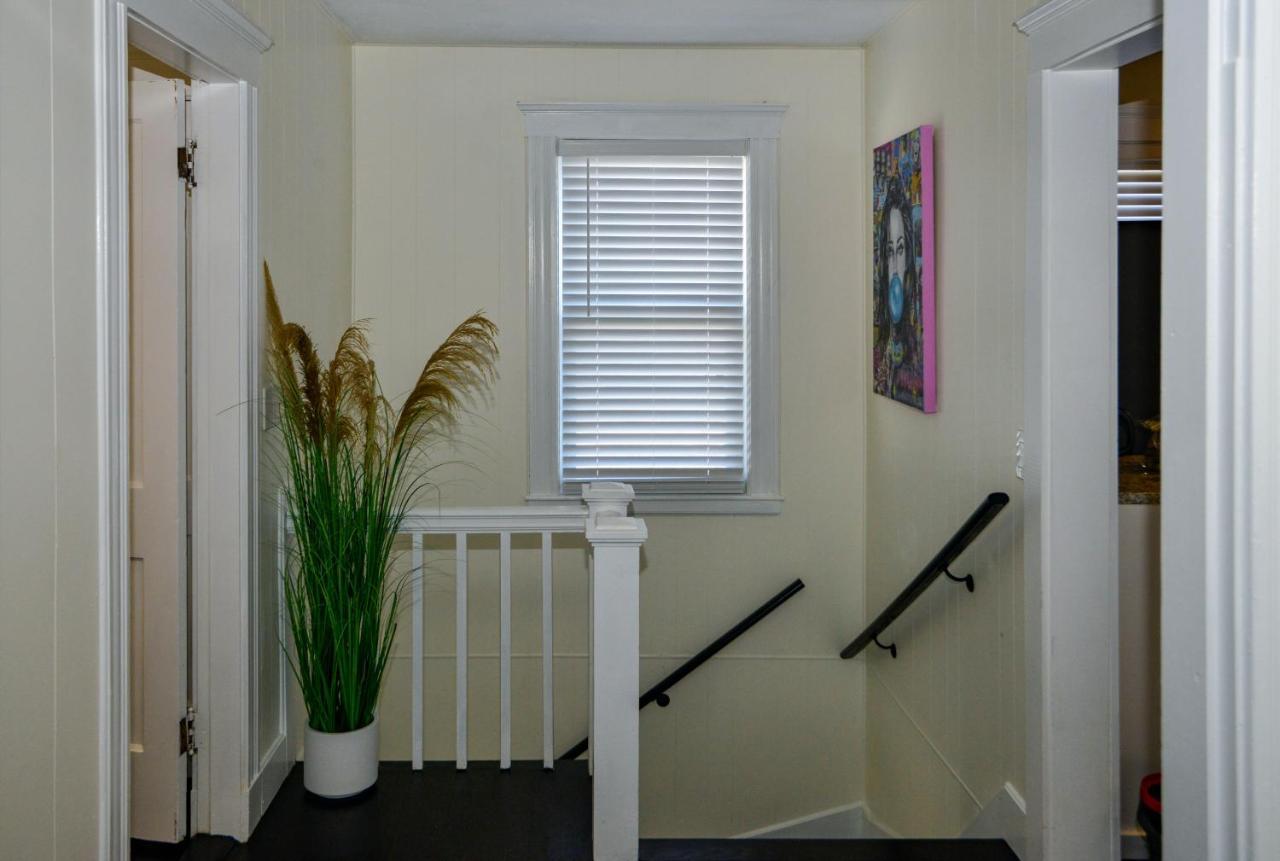 Modern Two Bedroom Condo - Boston Stoneham 외부 사진