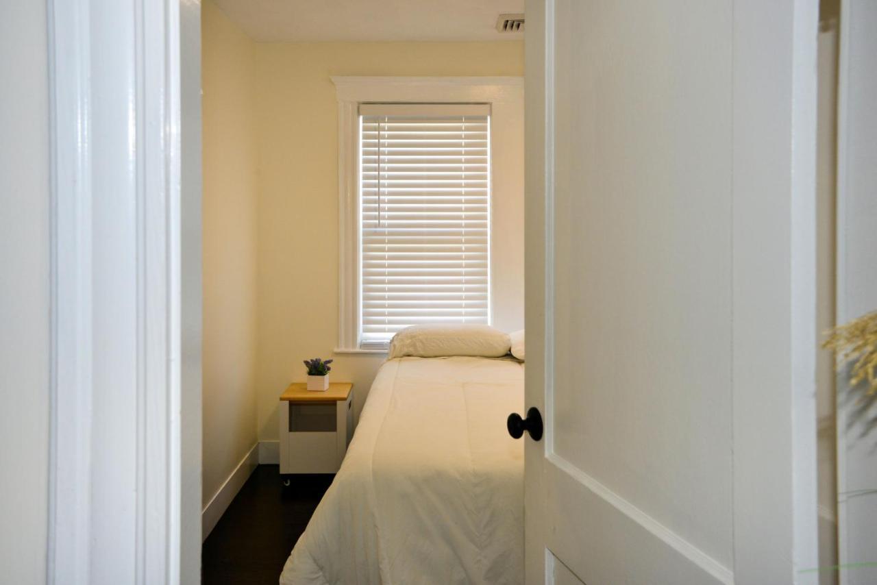 Modern Two Bedroom Condo - Boston Stoneham 외부 사진