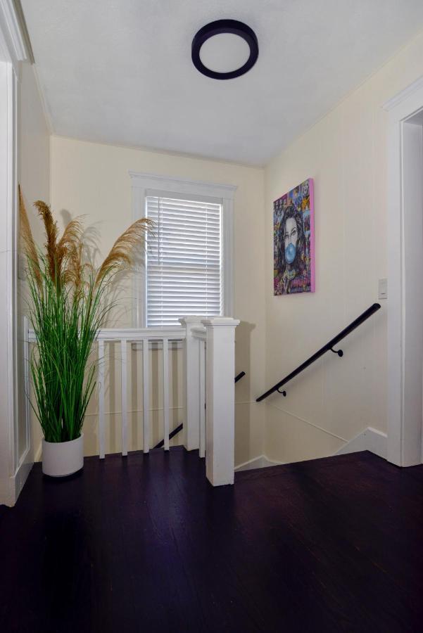 Modern Two Bedroom Condo - Boston Stoneham 외부 사진